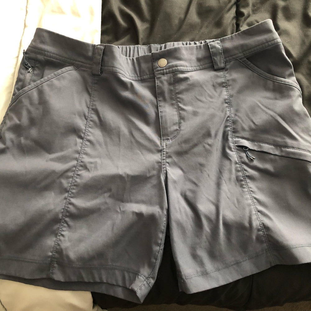 Duluth dry on the fly short.  Misses size 18
